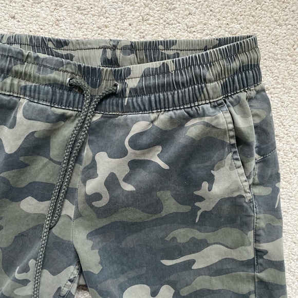 Mid-rise camo pants - Picture 3 of 4